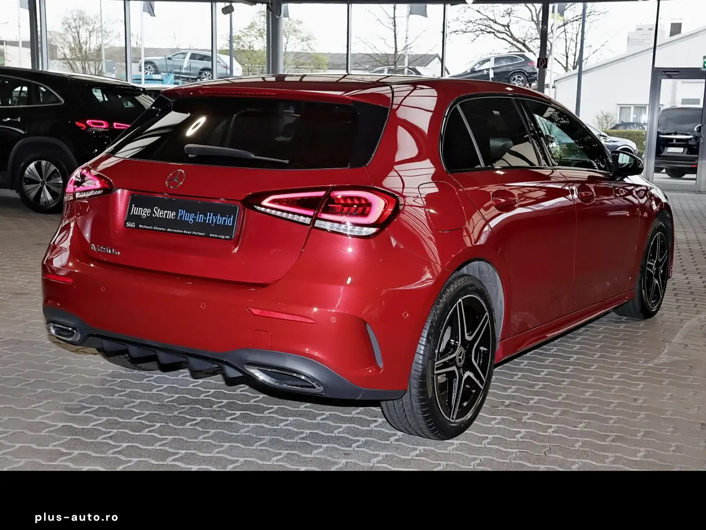 MERCEDES-BENZ A 250 E AMG PANO KAMERA CARPLAY MEMORY LED 18