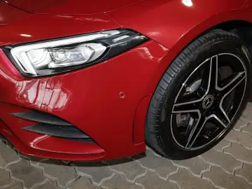 MERCEDES-BENZ A 250 E AMG PANO KAMERA CARPLAY MEMORY LED 18