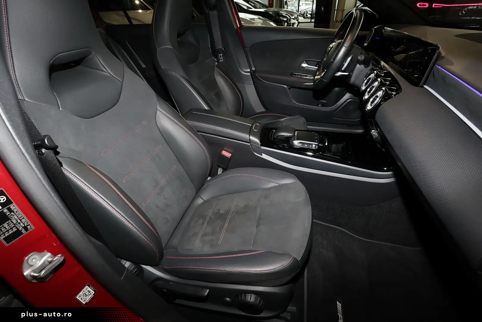 MERCEDES-BENZ A 250 E AMG PANO KAMERA CARPLAY MEMORY LED 18