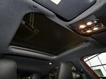 MERCEDES-BENZ A 250 E AMG PANO KAMERA CARPLAY MEMORY LED 18