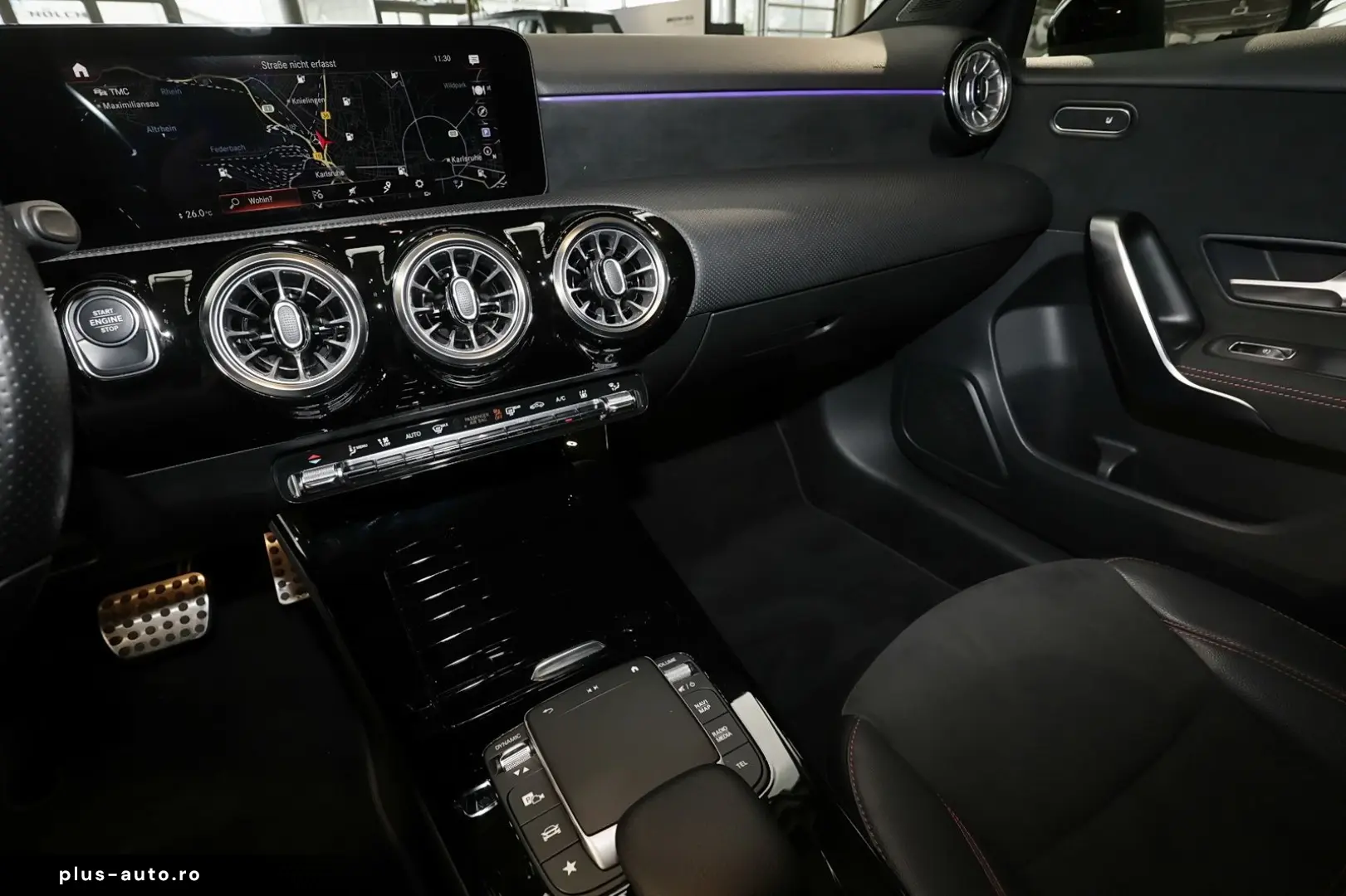 MERCEDES-BENZ A 250 E AMG PANO KAMERA CARPLAY MEMORY LED 18