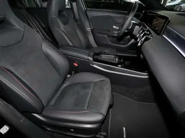 MERCEDES-BENZ A 180 AMG RüKam LED Pano Night Totwink&hellip;