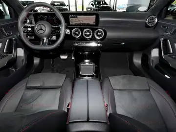 MERCEDES-BENZ A 180 AMG RüKam LED Pano Night Totwink&hellip;