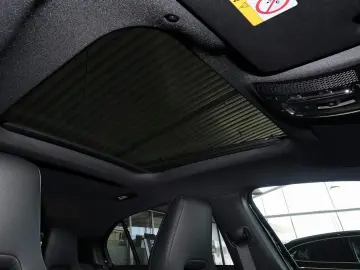 MERCEDES-BENZ A 180 AMG RüKam LED Pano Night Totwink&hellip;