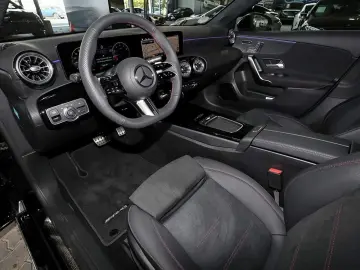 MERCEDES-BENZ A 180 AMG RüKam LED Pano Night Totwink&hellip;