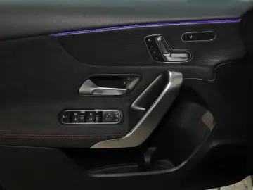 MERCEDES-BENZ A 180 AMG RüKam LED Pano Night Totwink&hellip;