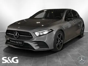 MERCEDES-BENZ A 200 AMG TOTWINKEL KAMERA PANO CARPLAY LED 18