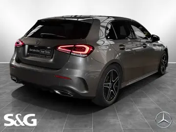 MERCEDES-BENZ A 200 AMG TOTWINKEL KAMERA PANO CARPLAY LED 18