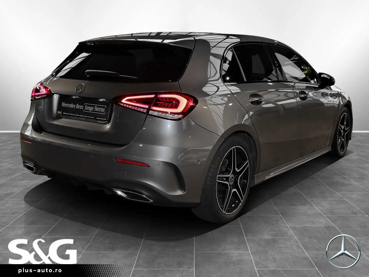 MERCEDES-BENZ A 200 AMG TOTWINKEL KAMERA PANO CARPLAY LED 18