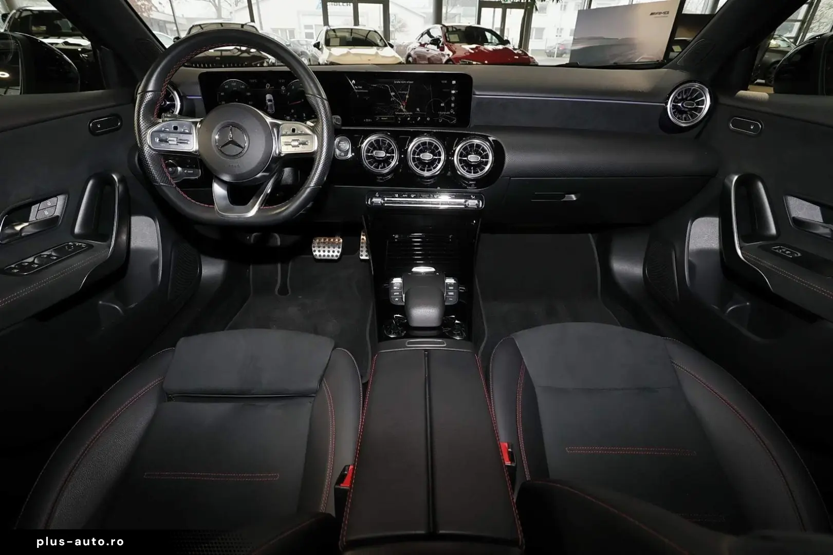 MERCEDES-BENZ A 200 AMG TOTWINKEL KAMERA PANO CARPLAY LED 18