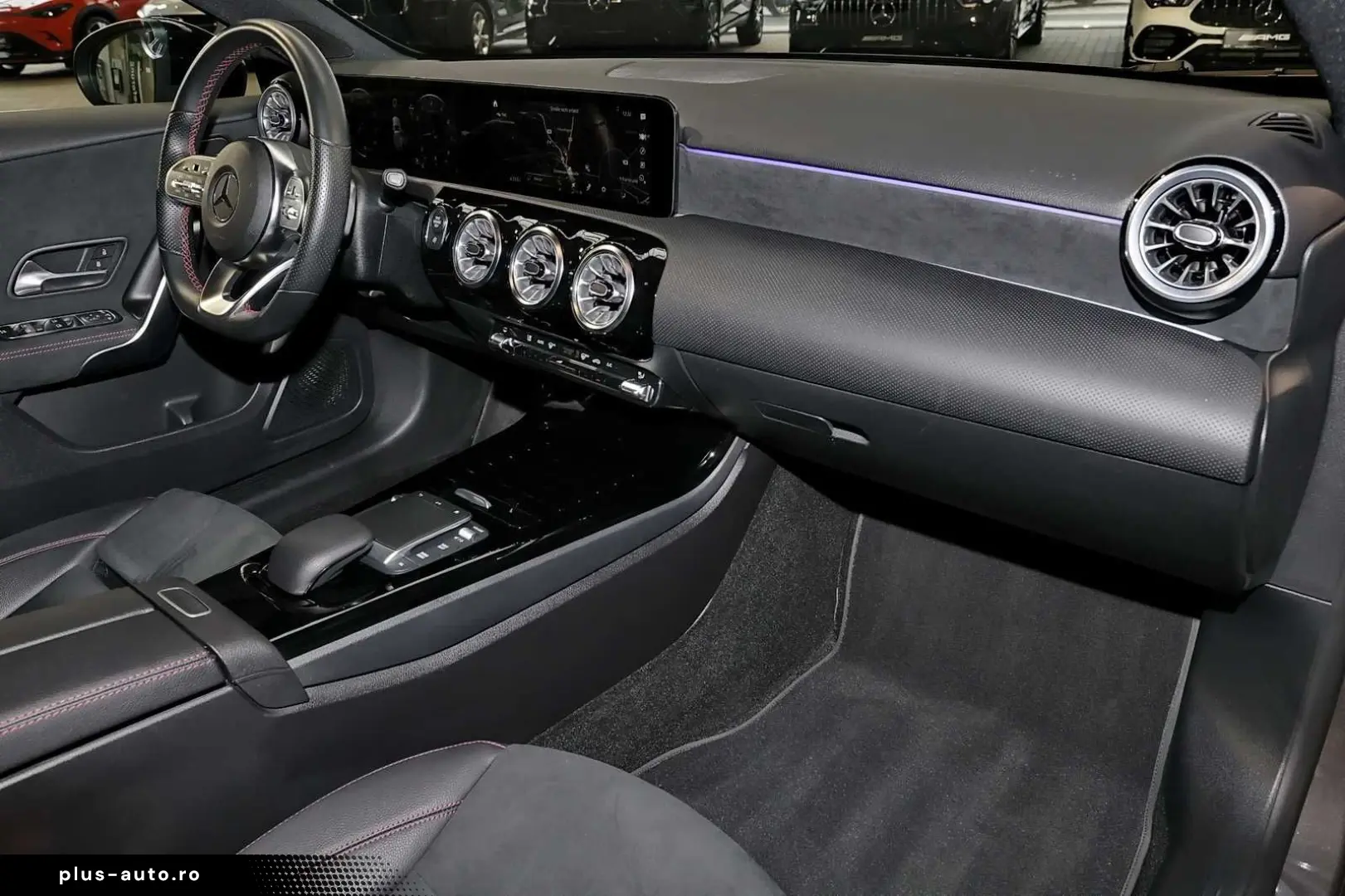 MERCEDES-BENZ A 200 AMG TOTWINKEL KAMERA PANO CARPLAY LED 18