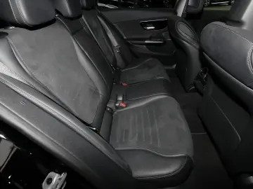 MERCEDES-BENZ C 300 4M T AMG DISTRO KAMERA SPURHALTE LED 18