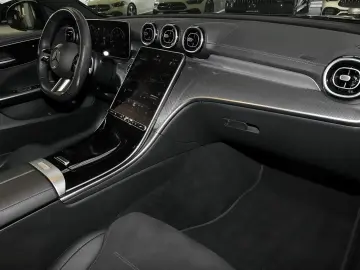 MERCEDES-BENZ C 300 4M T AMG DISTRO KAMERA SPURHALTE LED 18