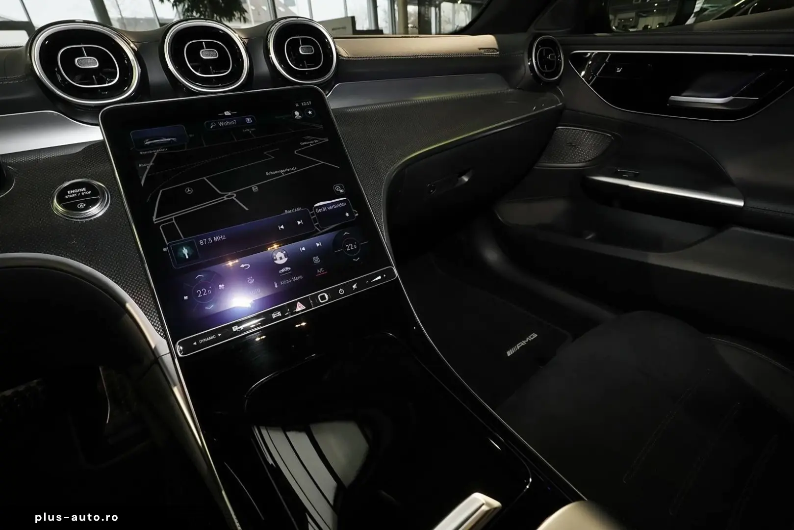 MERCEDES-BENZ C 300 4M T AMG DISTRO KAMERA SPURHALTE LED 18