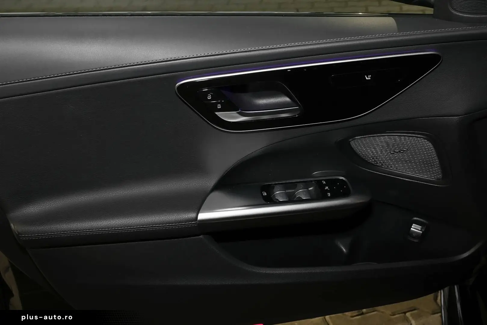 MERCEDES-BENZ C 300 4M T AMG DISTRO KAMERA SPURHALTE LED 18