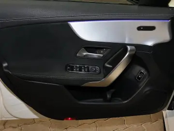 MERCEDES-BENZ A 250 e Edition 2020 AMG TOTWINKEL KAM&hellip;