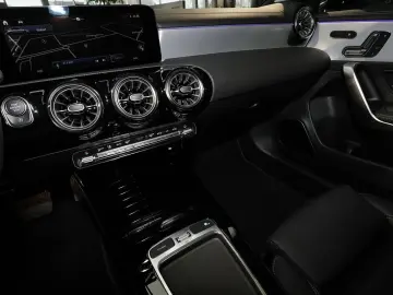 MERCEDES-BENZ A 220 4M Limousine DISTRONIC 360  NIGH&hellip;