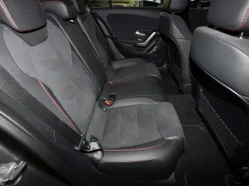 MERCEDES-BENZ A 250 e Limousine AMG KEYLESS TEMPOMAT CARPLAY