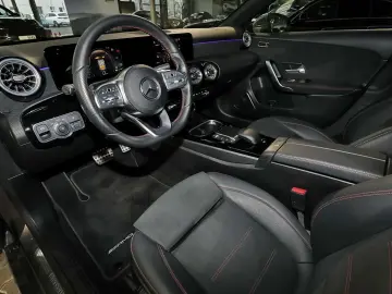MERCEDES-BENZ A 250 e Limousine AMG KEYLESS TEMPOMAT CARPLAY