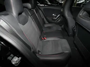 MERCEDES-BENZ A 250 AMG LED MBUX KAMERA KEYLESS 18 ZOLL