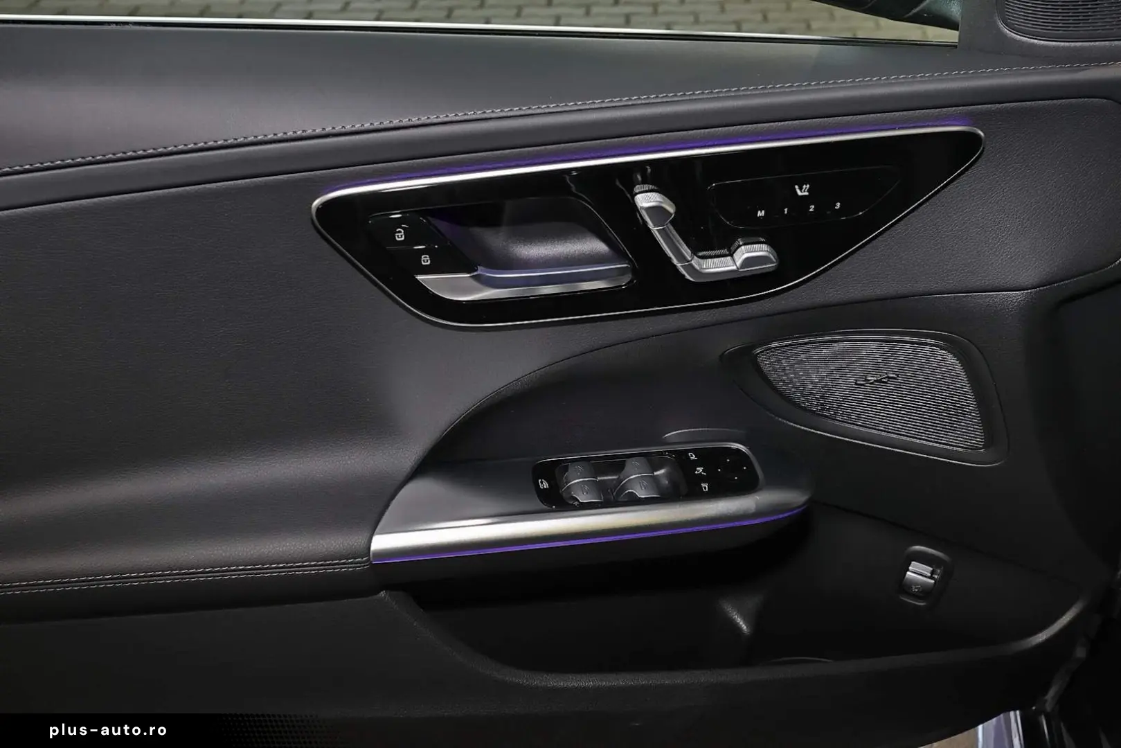 MERCEDES-BENZ C 180 T AMG PANO TOTWINKEL DISTRONIC MEMORY 19