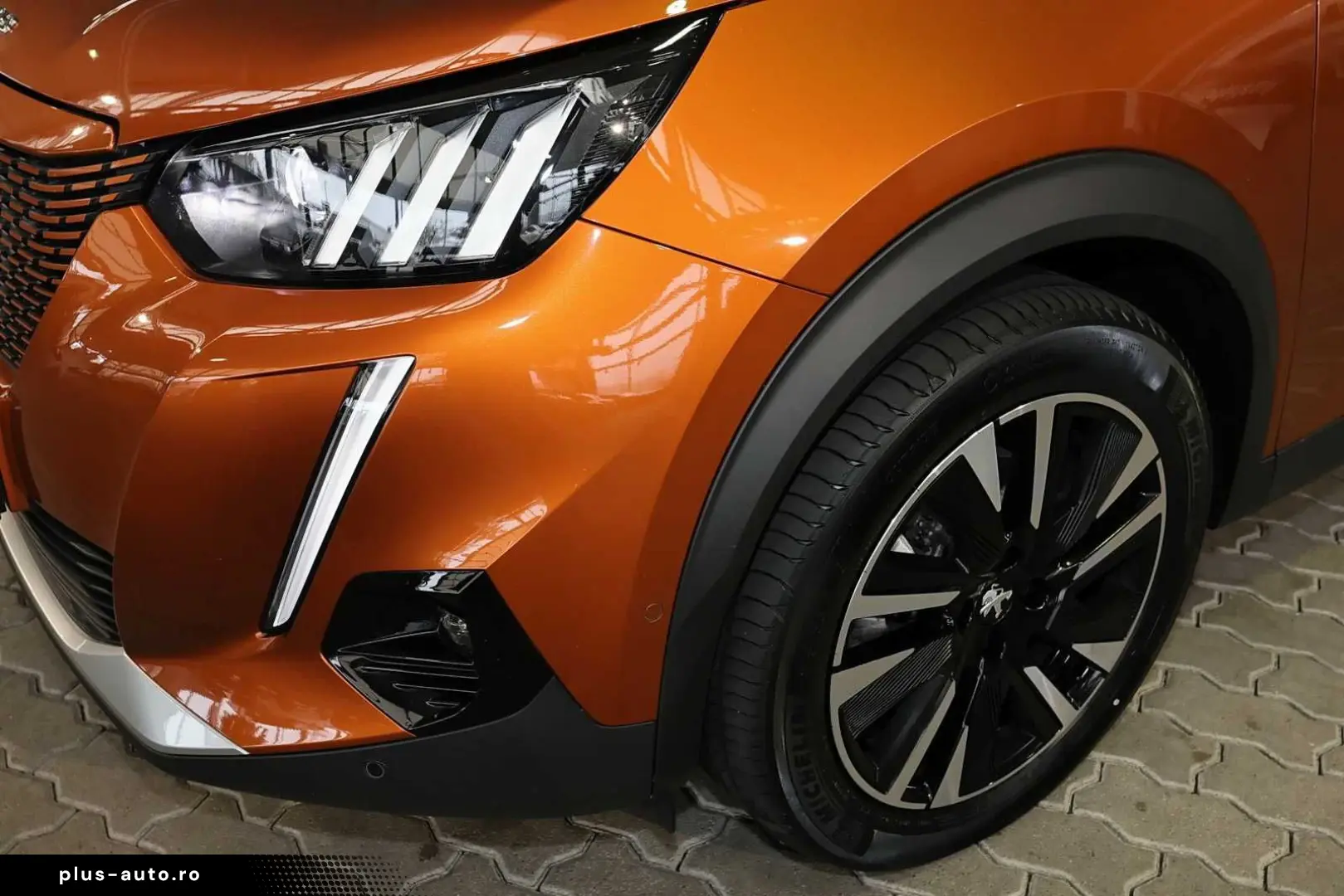 PEUGEOT 2008 DISTRONIC PDC LED TOTWINKEL NAVIGATION 18