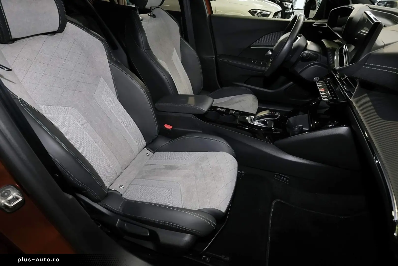 PEUGEOT 2008 DISTRONIC PDC LED TOTWINKEL NAVIGATION 18