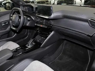 PEUGEOT 2008 DISTRONIC PDC LED TOTWINKEL NAVIGATION 18