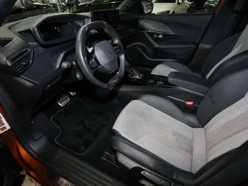 PEUGEOT 2008 DISTRONIC PDC LED TOTWINKEL NAVIGATION 18