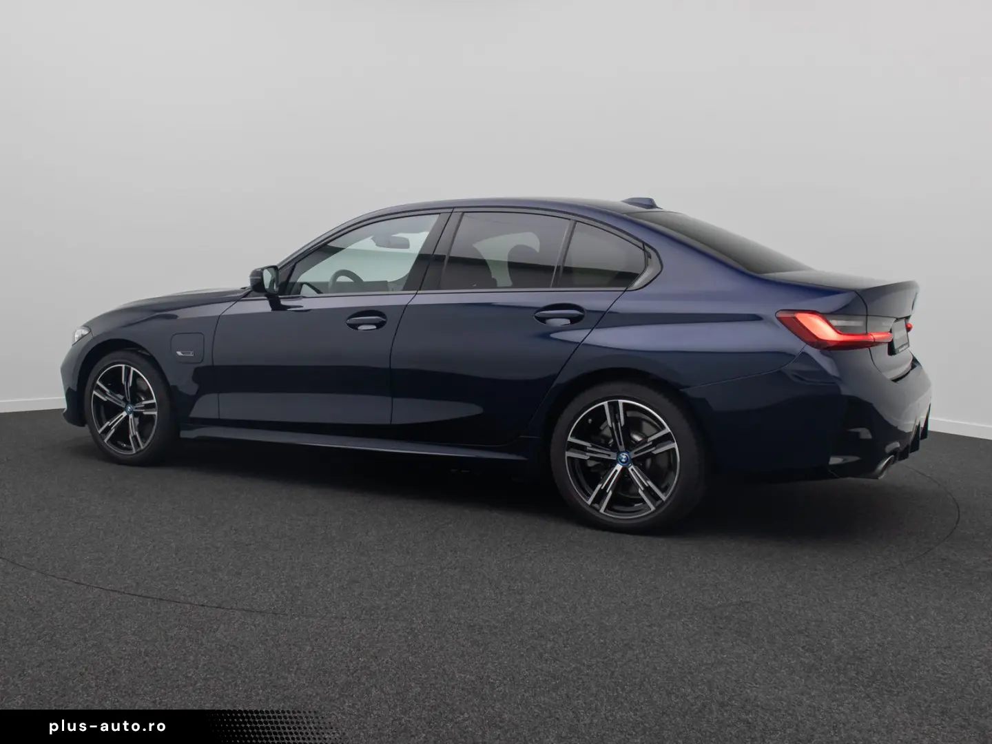 BMW 320e M Sport DAB PDC Widscreen Individual 18Zoll