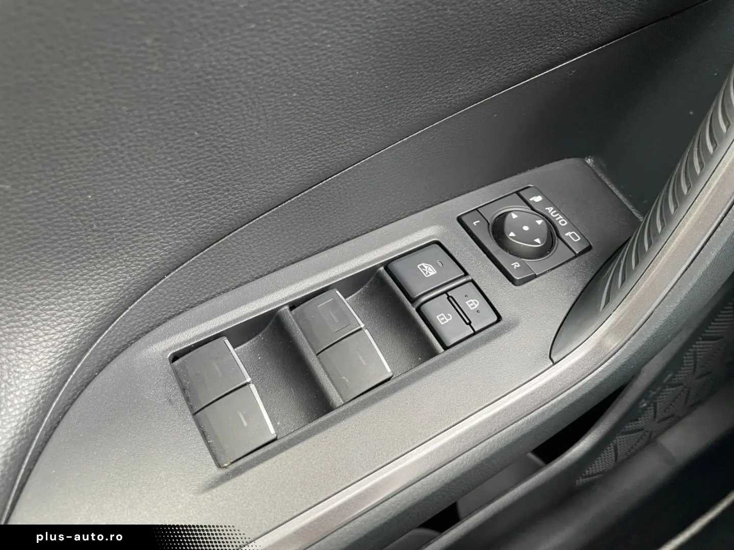 TOYOTA RAV 4 Plug-in-Hybrid GR SPORT  Allrad HUD ACC 36