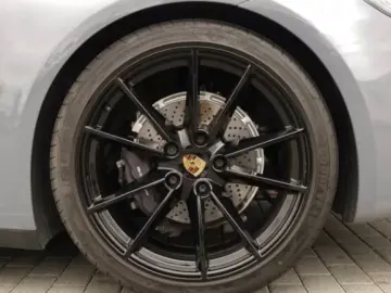 Porsche 992 (911) Carrera BOSE INNO