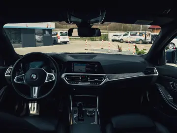 BMW Seria 3 320d xDrive M Pachet