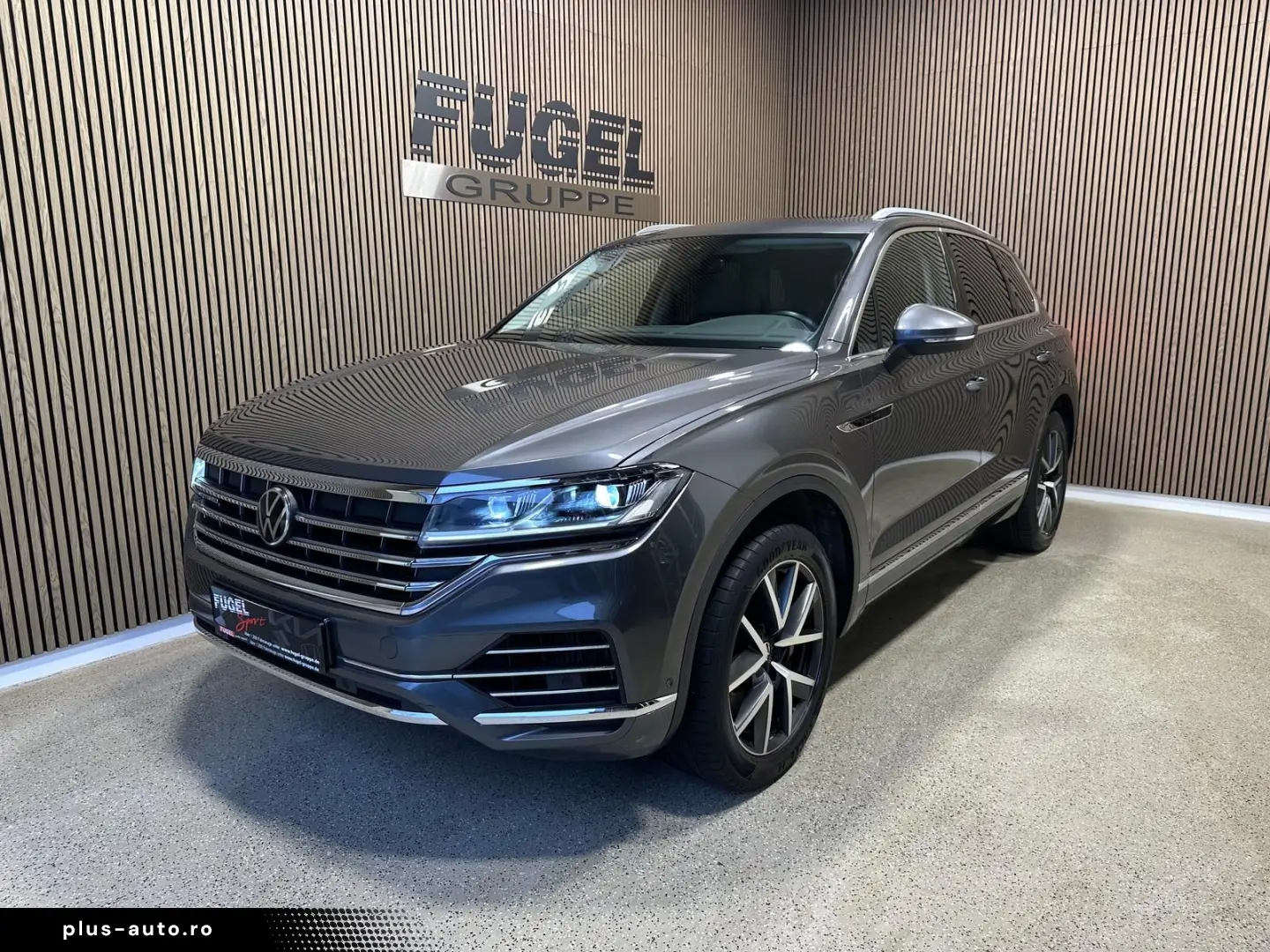 VW Touareg 3.0 V6 eHybrid Pano Innovision 20  Leder