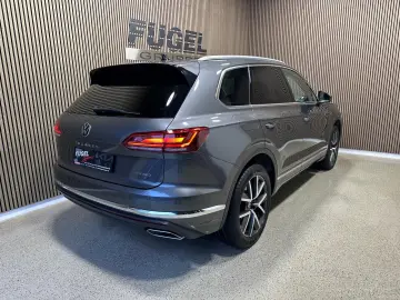 VW Touareg 3.0 V6 eHybrid Pano Innovision 20  Leder