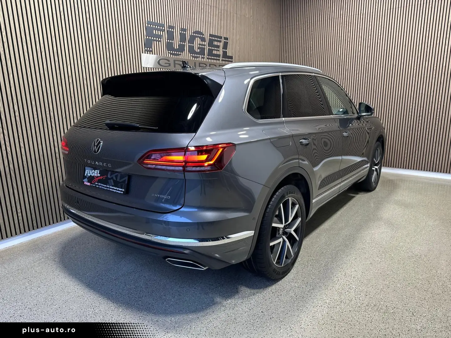 VW Touareg 3.0 V6 eHybrid Pano Innovision 20  Leder
