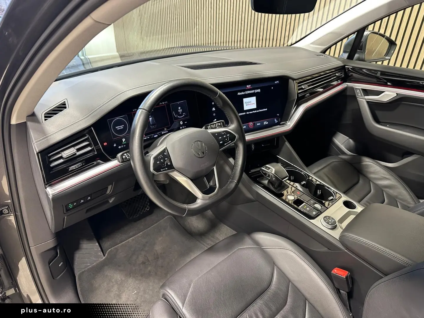 VW Touareg 3.0 V6 eHybrid Pano Innovision 20  Leder