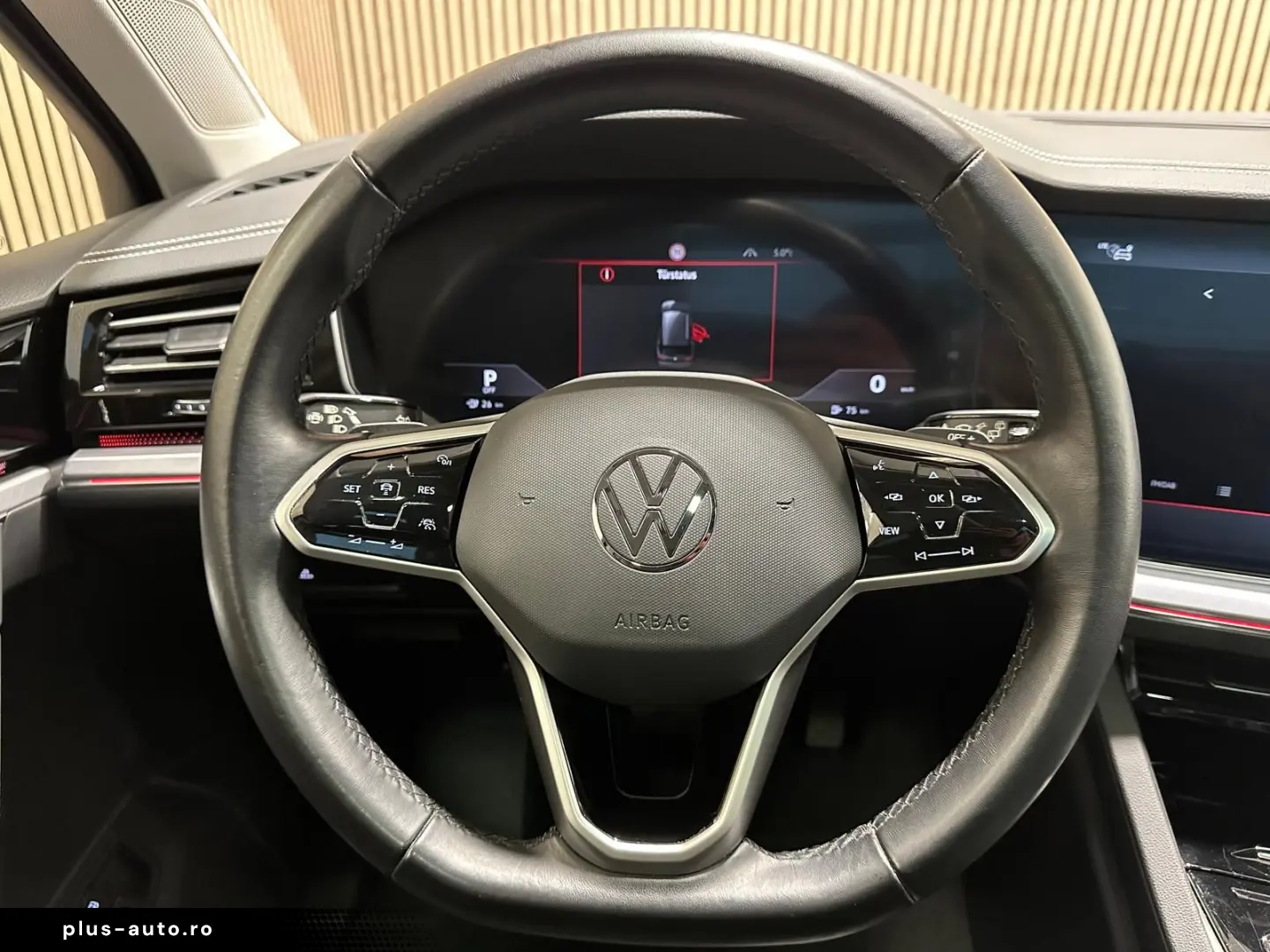 VW Touareg 3.0 V6 eHybrid Pano Innovision 20  Leder