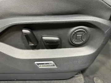 VW Touareg 3.0 V6 eHybrid Pano Innovision 20  Leder