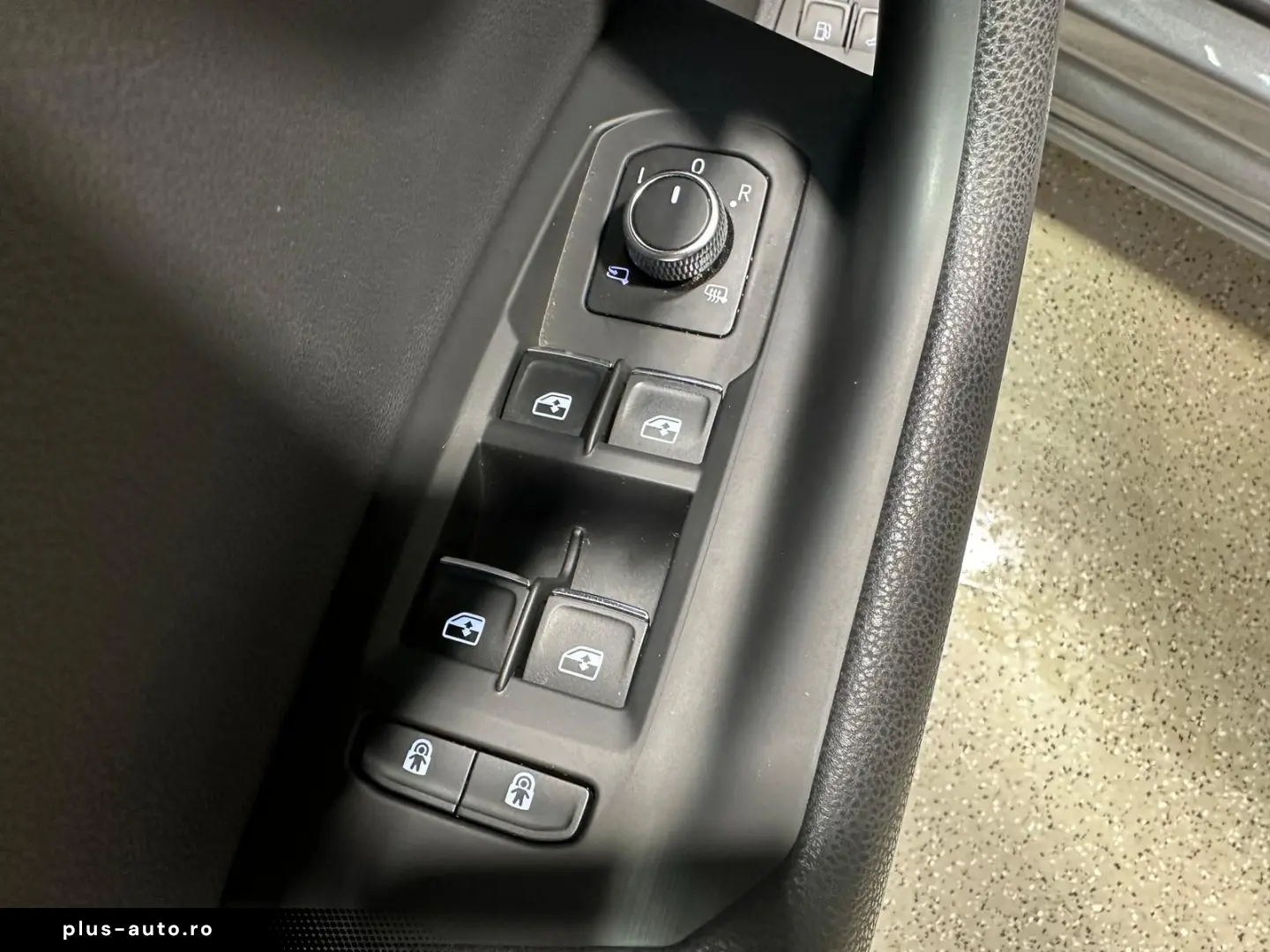 VW Touareg 3.0 V6 eHybrid Pano Innovision 20  Leder