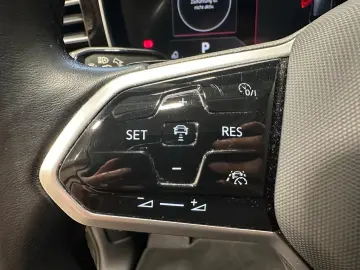 VW Touareg 3.0 V6 eHybrid Pano Innovision 20  Leder