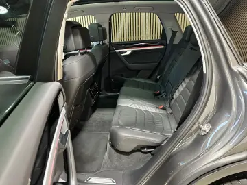 VW Touareg 3.0 V6 eHybrid Pano Innovision 20  Leder