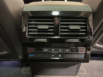 VW Touareg 3.0 V6 eHybrid Pano Innovision 20  Leder