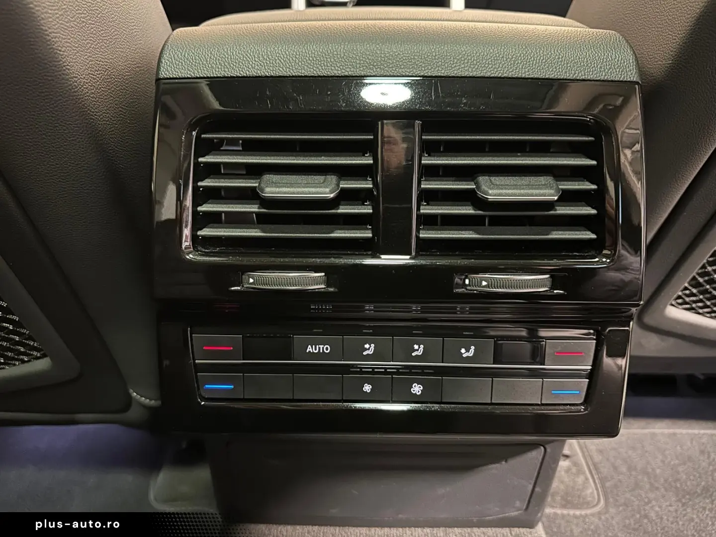 VW Touareg 3.0 V6 eHybrid Pano Innovision 20  Leder