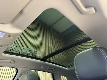 VW Touareg 3.0 V6 eHybrid Pano Innovision 20  Leder