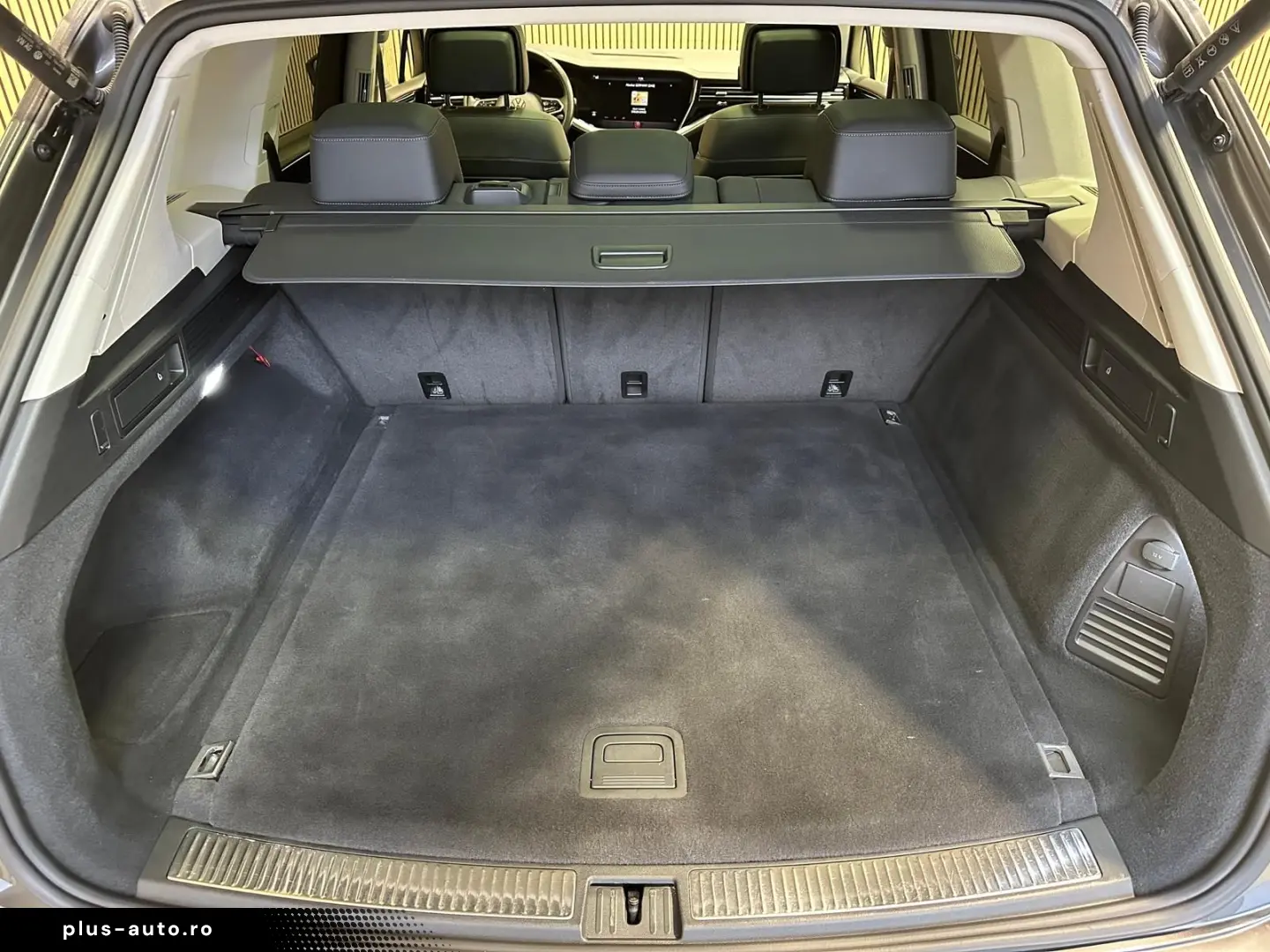 VW Touareg 3.0 V6 eHybrid Pano Innovision 20  Leder