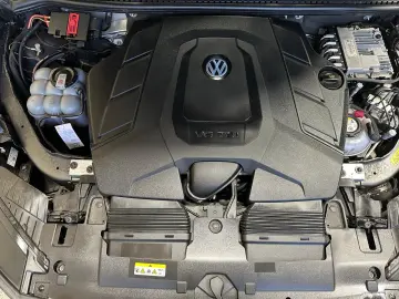 VW Touareg 3.0 V6 eHybrid Pano Innovision 20  Leder