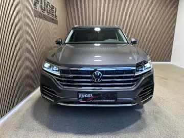 VW Touareg 3.0 V6 eHybrid Pano Innovision 20  Leder