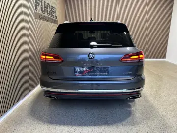 VW Touareg 3.0 V6 eHybrid Pano Innovision 20  Leder