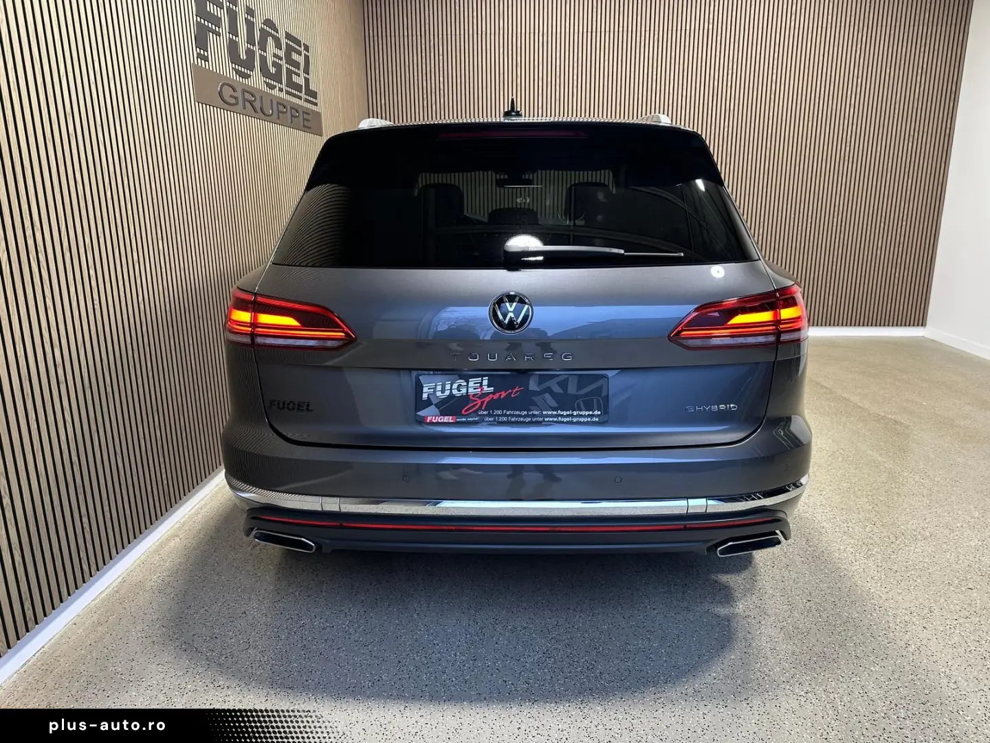 VW Touareg 3.0 V6 eHybrid Pano Innovision 20  Leder